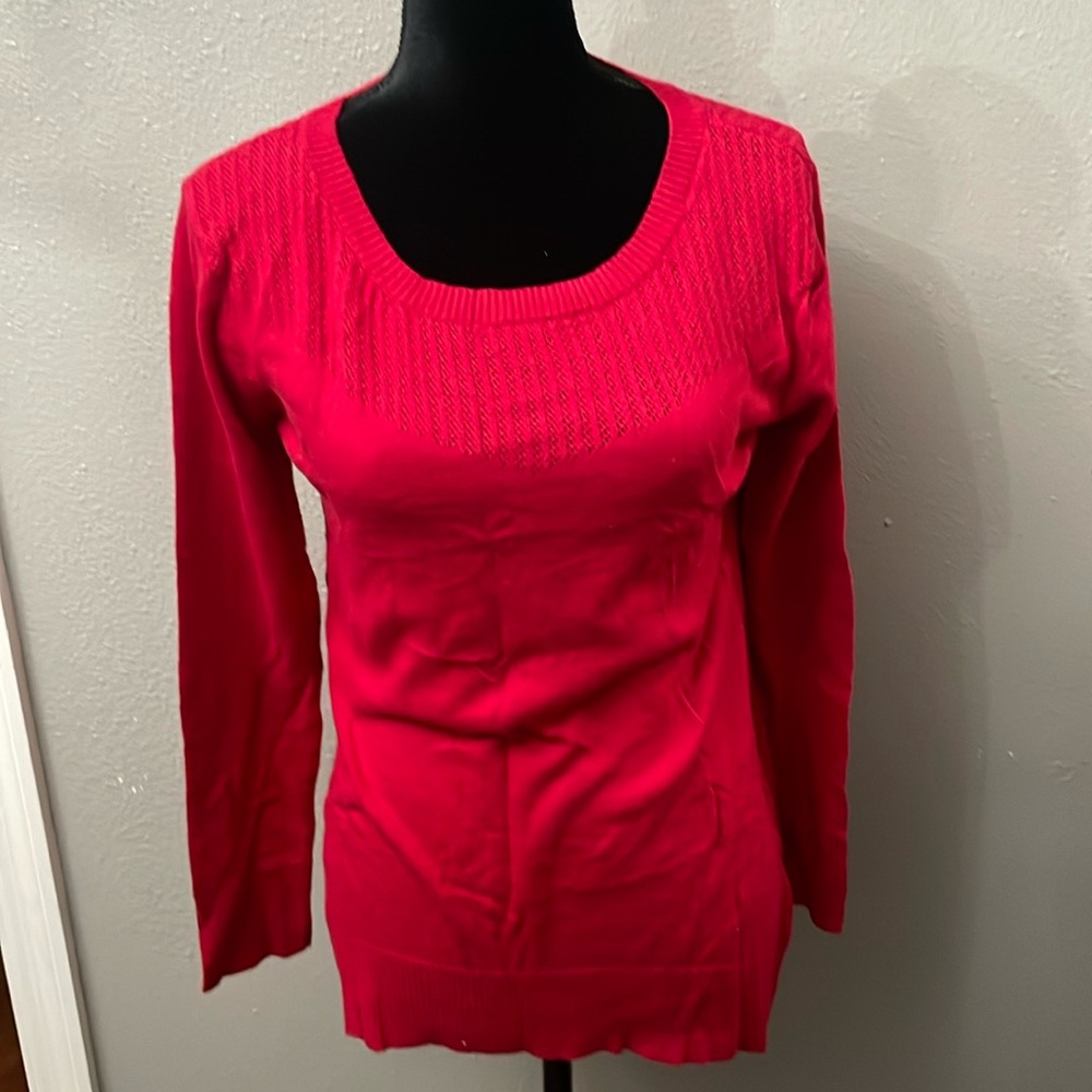 NEW YORK & COMPANY Women. Red Pullover Sweater
